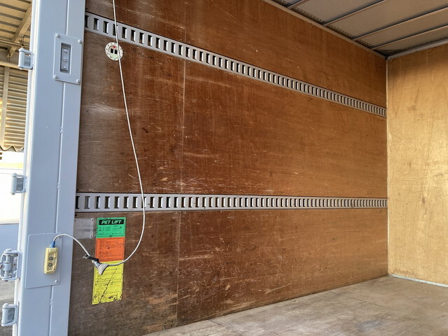 いすゞエルフパネルバン小型（2t・3t）[写真20]