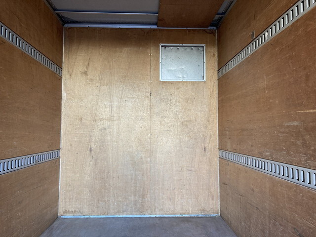 いすゞエルフパネルバン小型（2t・3t）[写真24]