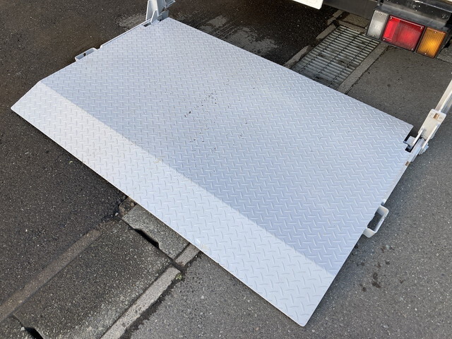 いすゞエルフパネルバン小型（2t・3t）[写真05]