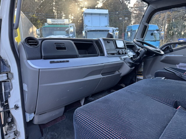 三菱ふそうキャンターセーフティローダー小型（2t・3t）[写真14]