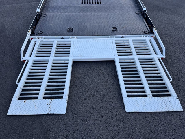 三菱ふそうキャンターセーフティローダー小型（2t・3t）[写真19]