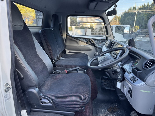 三菱ふそうキャンターセーフティローダー小型（2t・3t）[写真05]