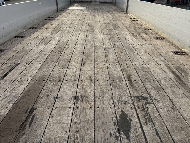 三菱ふそうスーパーグレートアルミブロック大型（10t）[写真16]