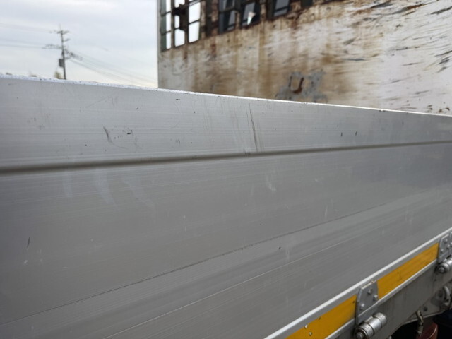 三菱ふそうスーパーグレートアルミブロック大型（10t）[写真34]