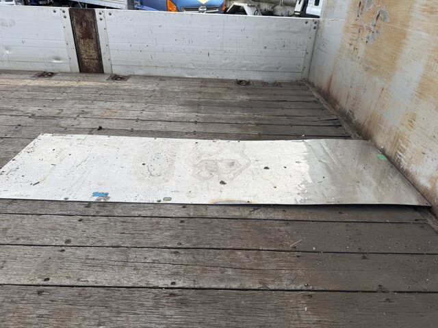 三菱ふそうスーパーグレートアルミブロック大型（10t）[写真36]