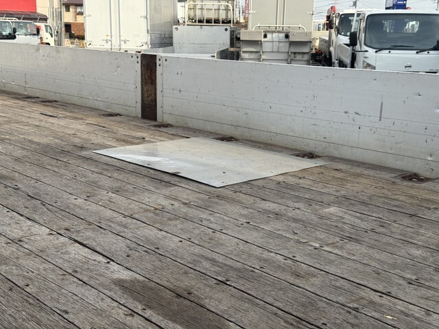 三菱ふそうスーパーグレートアルミブロック大型（10t）[写真37]