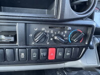 日野デュトロアルミブロック小型（2t・3t）[写真11]