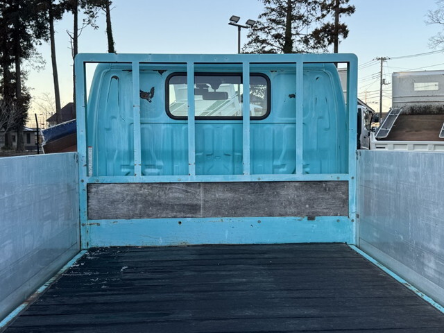 日野デュトロアルミブロック小型（2t・3t）[写真16]