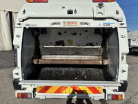 日野レンジャーパッカー車（塵芥車）中型（4t）[写真12]