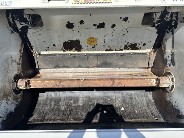 日野レンジャーパッカー車（塵芥車）中型（4t）[写真12]