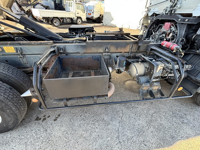 日野レンジャーパッカー車（塵芥車）中型（4t）[写真19]