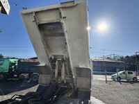 日野レンジャーパッカー車（塵芥車）中型（4t）[写真26]