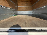 三菱ふそうキャンターアルミバン小型（2t・3t）[写真12]