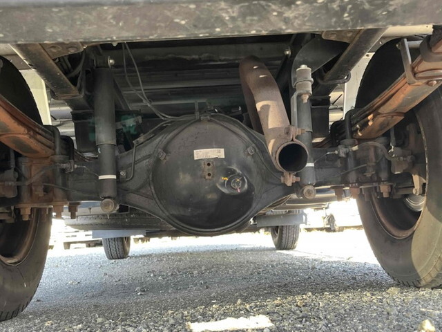 三菱ふそうキャンターアルミバン小型（2t・3t）[写真28]