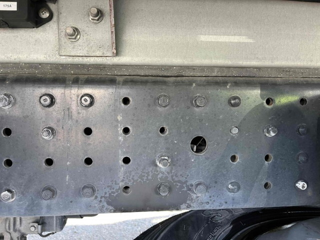 三菱ふそうキャンターアルミバン小型（2t・3t）[写真31]