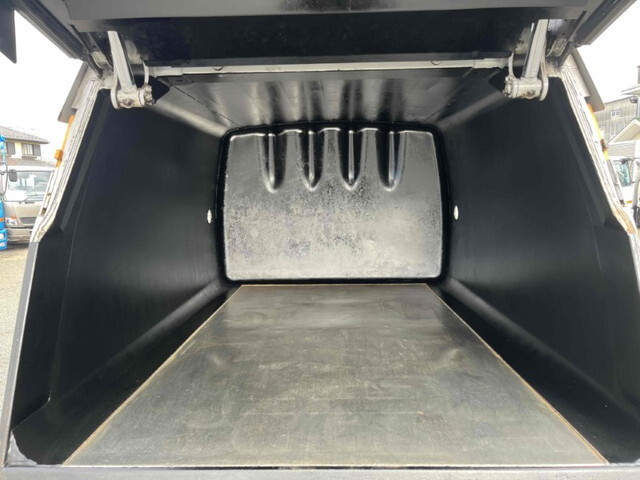 三菱ふそうキャンターパッカー車（塵芥車）小型（2t・3t）[写真12]