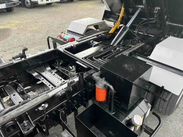 三菱ふそうキャンターパッカー車（塵芥車）小型（2t・3t）[写真18]