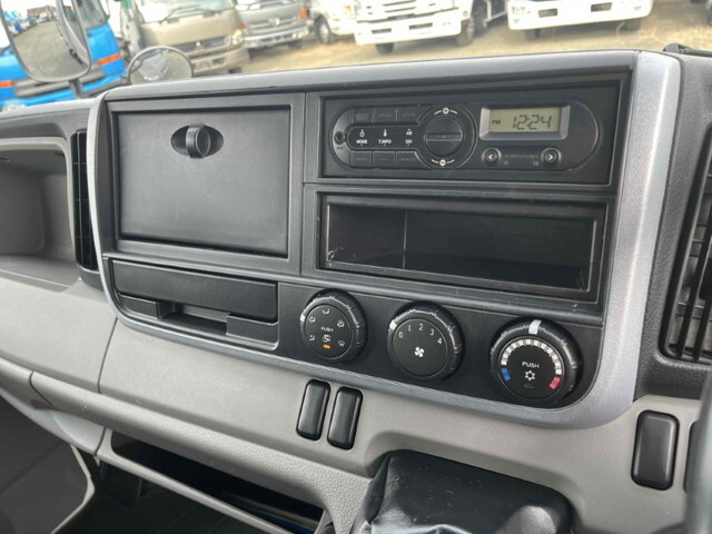 三菱ふそうキャンターパッカー車（塵芥車）小型（2t・3t）[写真36]