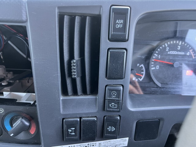 いすゞエルフセーフティローダー小型（2t・3t）[写真07]