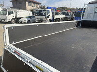 三菱ふそうキャンター平ボディ小型（2t・3t）[写真11]