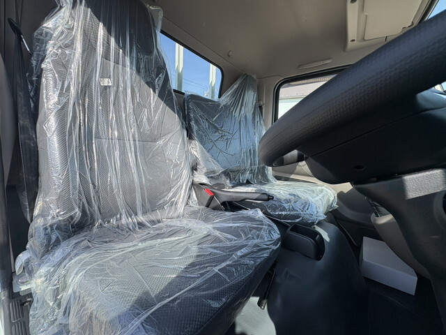 三菱ふそうキャンター平ボディ小型（2t・3t）[写真16]