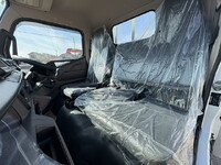 三菱ふそうキャンター平ボディ小型（2t・3t）[写真25]