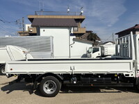 三菱ふそうキャンター平ボディ小型（2t・3t）[写真06]