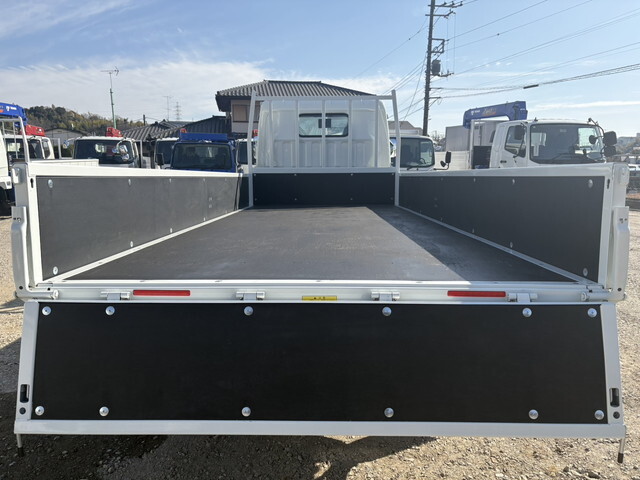 三菱ふそうキャンター平ボディ小型（2t・3t）[写真09]
