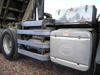 UDトラックスクオンダンプ大型（10t）[写真15]