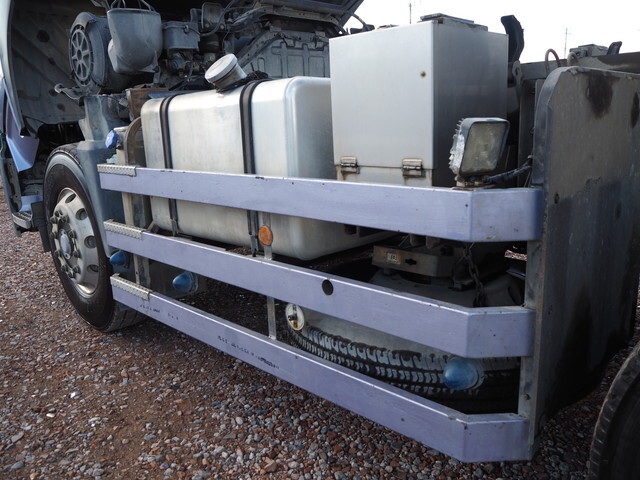 UDトラックスクオンダンプ大型（10t）[写真26]