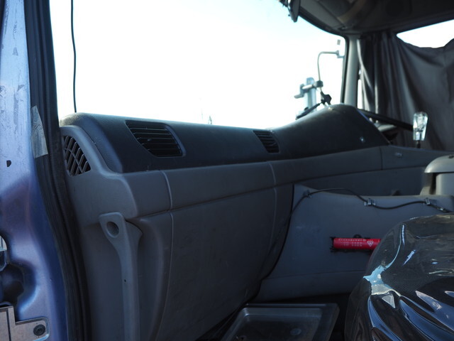 UDトラックスクオンダンプ大型（10t）[写真31]