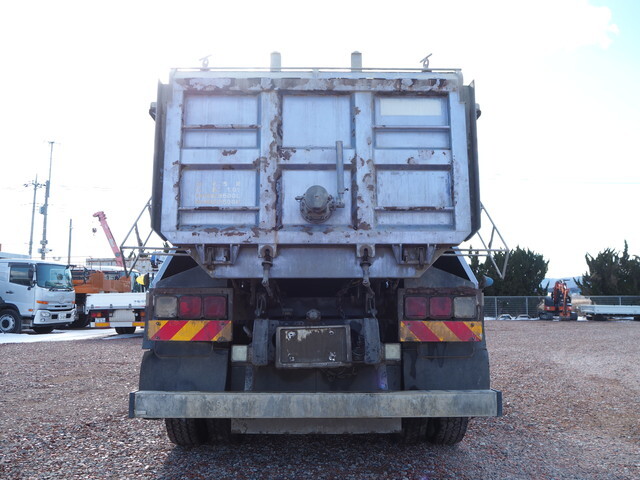 UDトラックスクオンダンプ大型（10t）[写真05]