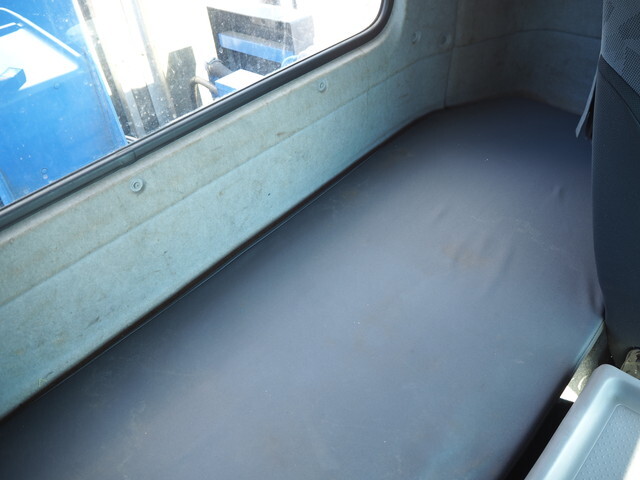 UDトラックスコンドルクレーン5段中型（4t）[写真37]