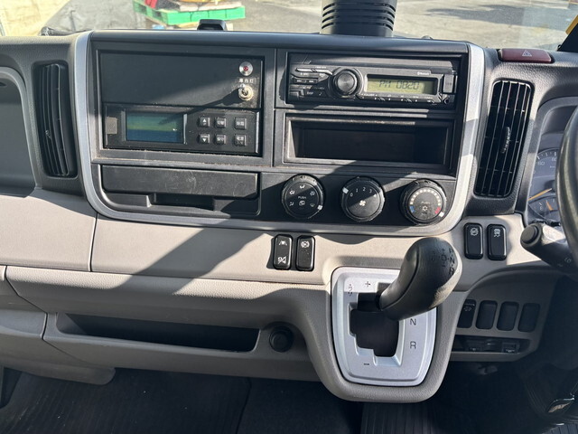 三菱ふそうキャンター冷凍車（冷蔵車）小型（2t・3t）[写真35]