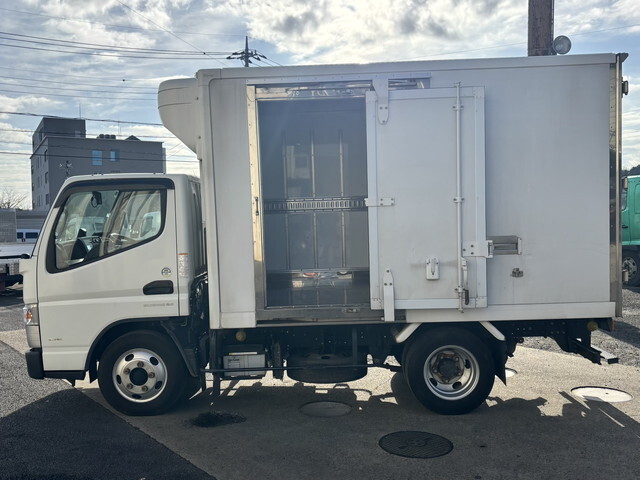 三菱ふそうキャンター冷凍車（冷蔵車）小型（2t・3t）[写真07]