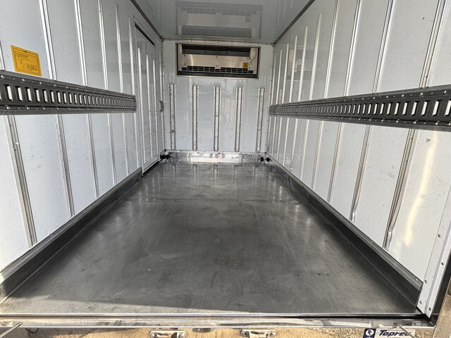 三菱ふそうキャンター冷凍車（冷蔵車）小型（2t・3t）[写真08]