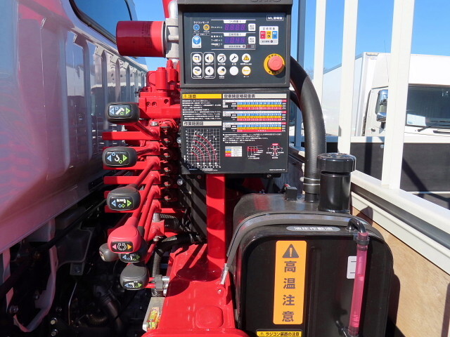 三菱ふそうキャンタークレーン4段小型（2t・3t）[写真29]