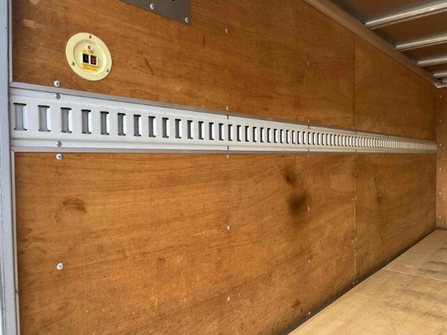 いすゞエルフアルミバン小型（2t・3t）[写真11]