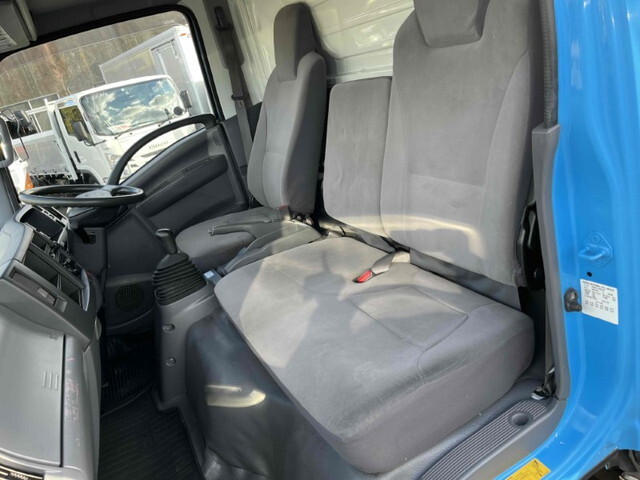 いすゞエルフアルミバン小型（2t・3t）[写真37]