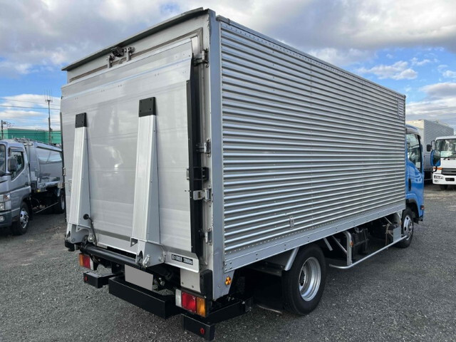 いすゞエルフアルミバン小型（2t・3t）[写真04]