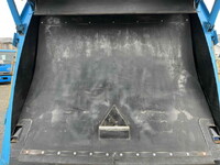 三菱ふそうキャンターパッカー車（塵芥車）小型（2t・3t）[写真18]