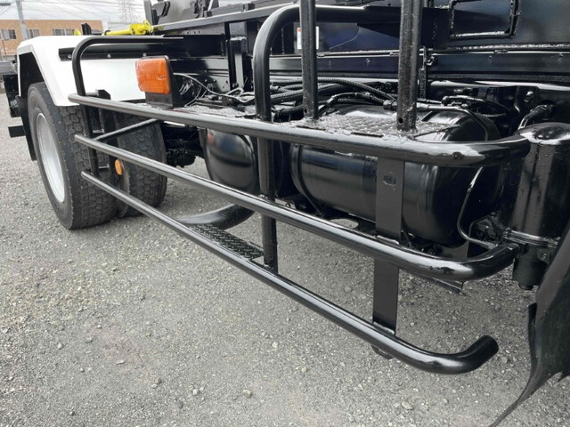 三菱ふそうファイターコンテナ専用車増トン（6t・8t）[写真10]