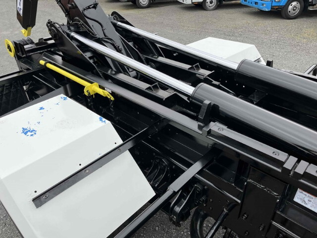 三菱ふそうファイターコンテナ専用車増トン（6t・8t）[写真11]