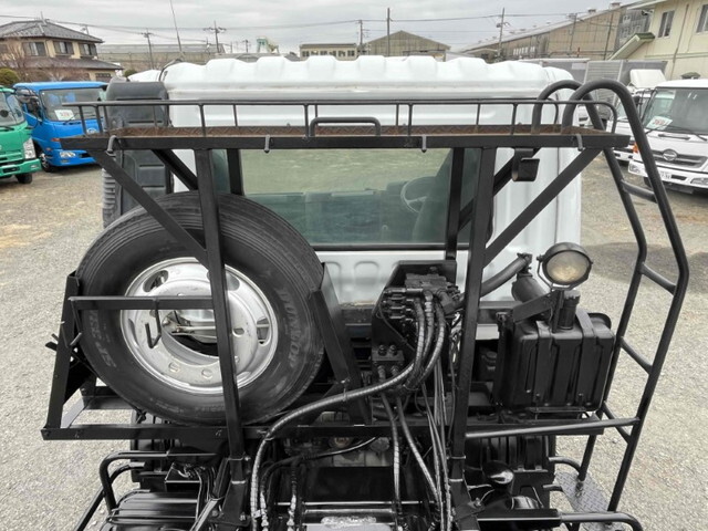 三菱ふそうファイターコンテナ専用車増トン（6t・8t）[写真15]