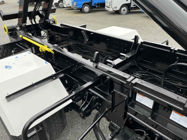 三菱ふそうファイターコンテナ専用車増トン（6t・8t）[写真16]