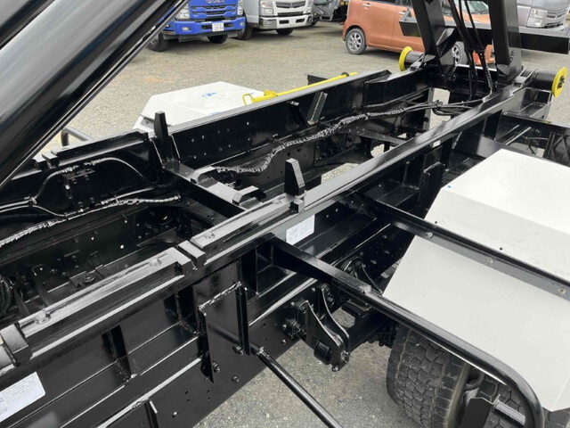 三菱ふそうファイターコンテナ専用車増トン（6t・8t）[写真17]