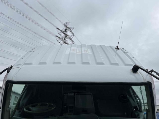 三菱ふそうファイターコンテナ専用車増トン（6t・8t）[写真28]