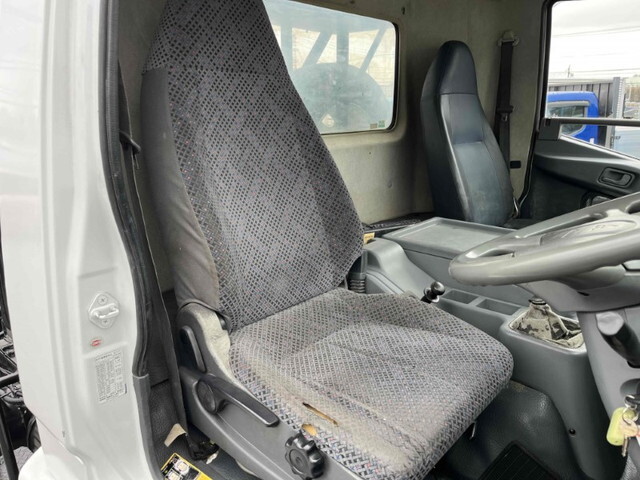 三菱ふそうファイターコンテナ専用車増トン（6t・8t）[写真34]