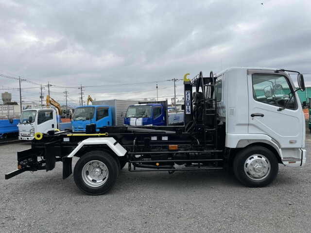 三菱ふそうファイターコンテナ専用車増トン（6t・8t）[写真06]