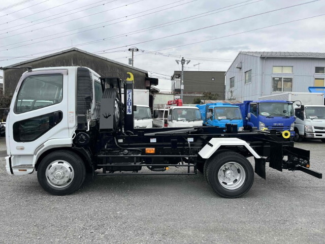 三菱ふそうファイターコンテナ専用車増トン（6t・8t）[写真08]